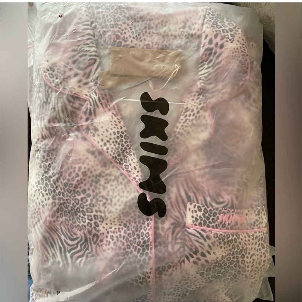 SKIMS Bloom Women's Pajama Set in Pink Leopard Print Small NWT - Picture 4 of 4